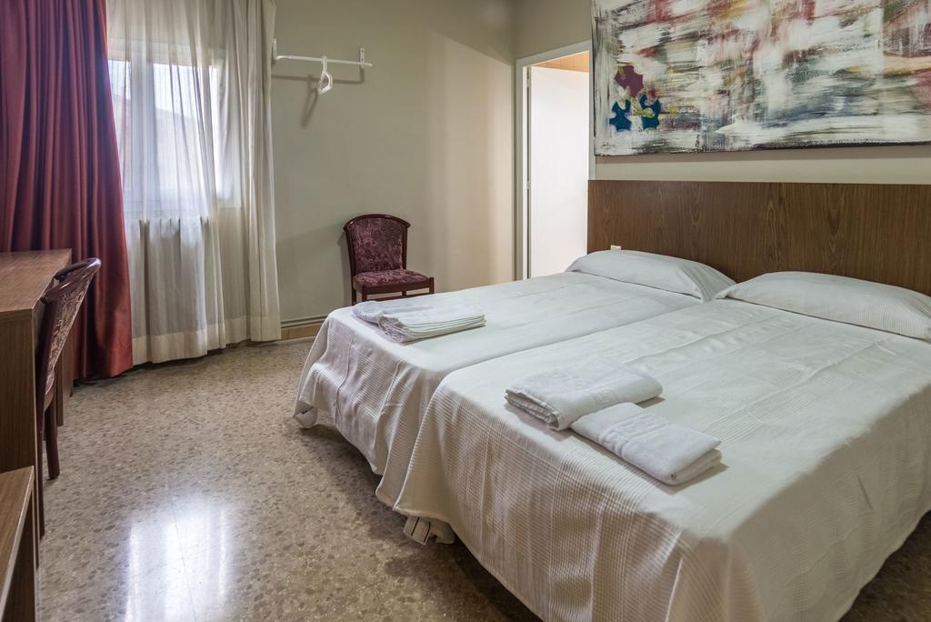 Hostal Sant Miquel Balaguer Esterno foto